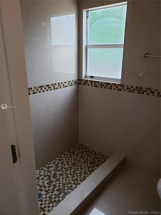 Недавно арендовано: $975 (1 спален, 1 ванн, 450 Квадратных фут)