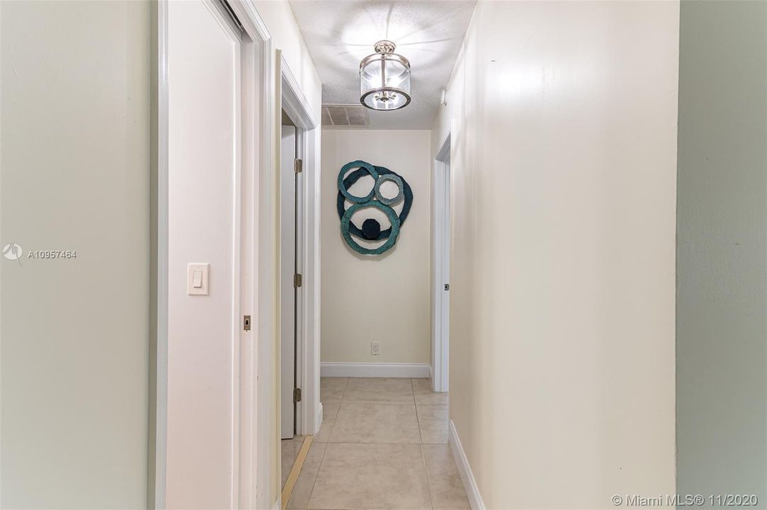 Vendido Recientemente: $289,500 (3 camas, 2 baños, 1168 Pies cuadrados)