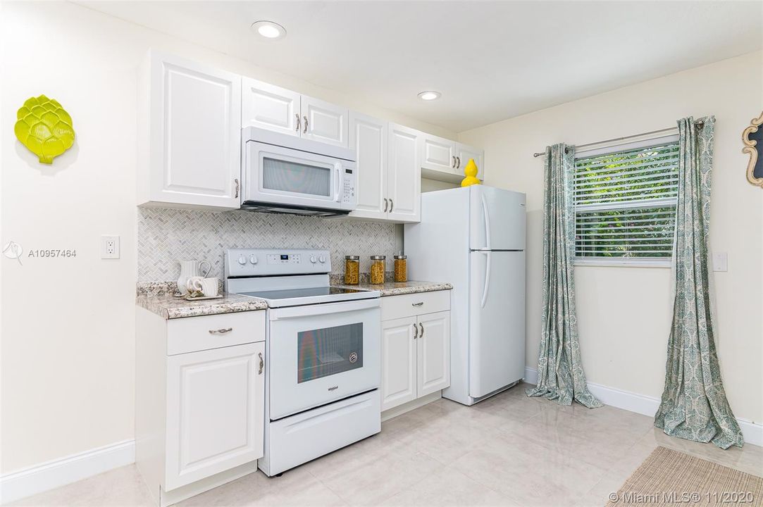 Vendido Recientemente: $289,500 (3 camas, 2 baños, 1168 Pies cuadrados)