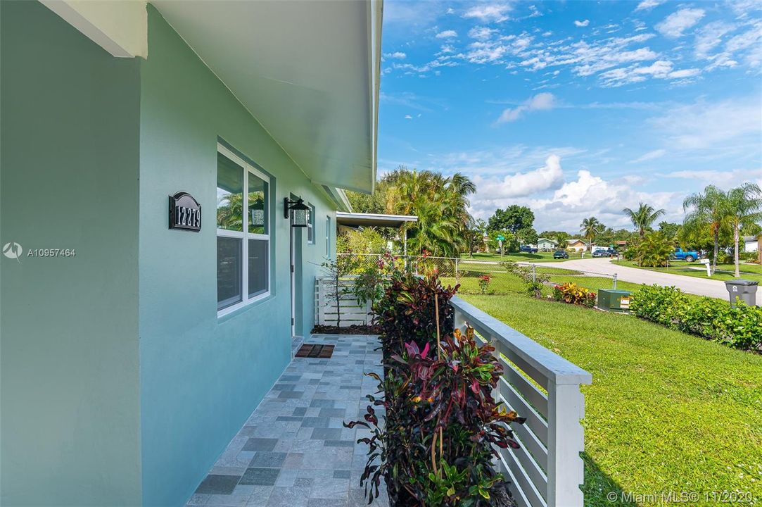Vendido Recientemente: $289,500 (3 camas, 2 baños, 1168 Pies cuadrados)