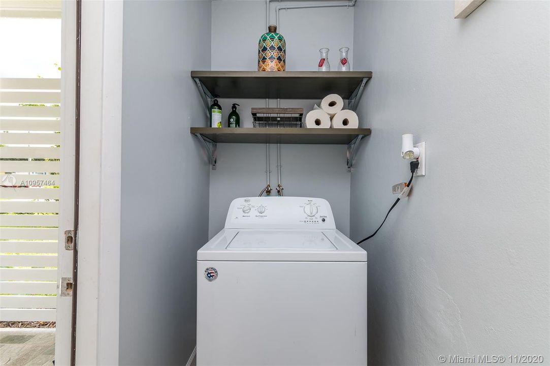 Vendido Recientemente: $289,500 (3 camas, 2 baños, 1168 Pies cuadrados)