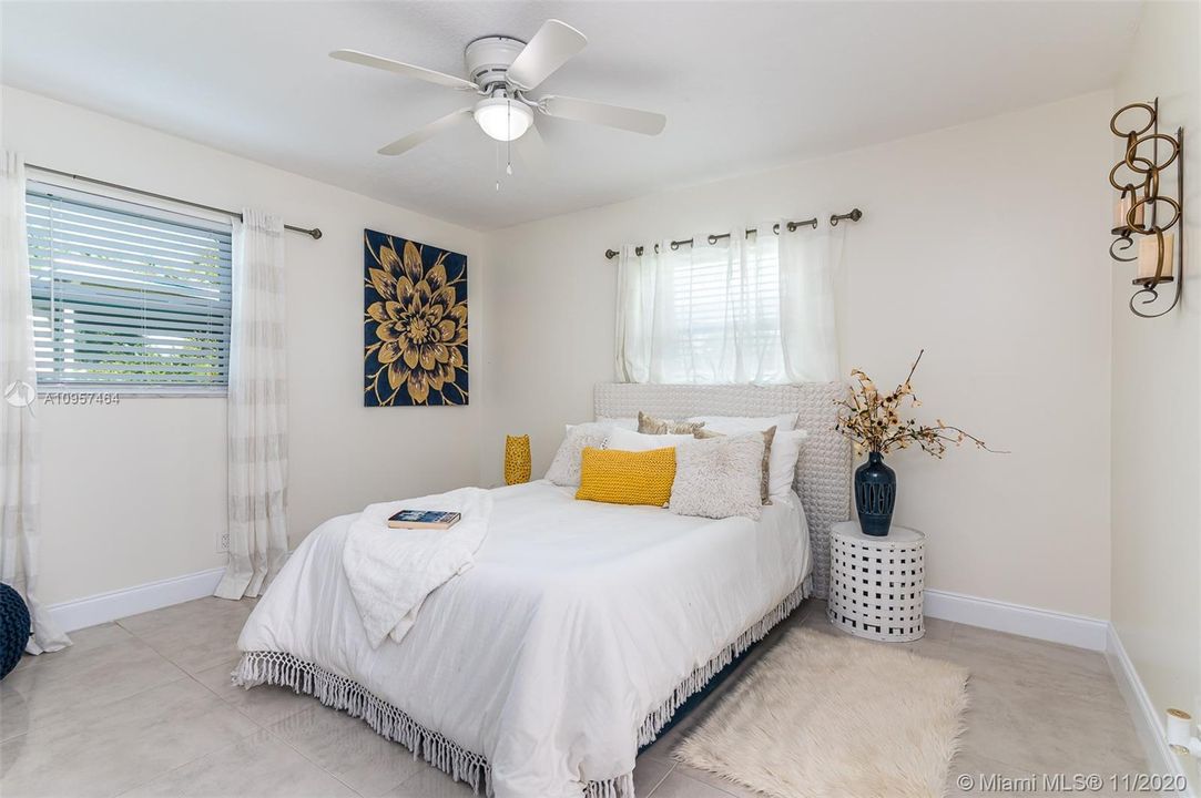 Vendido Recientemente: $289,500 (3 camas, 2 baños, 1168 Pies cuadrados)