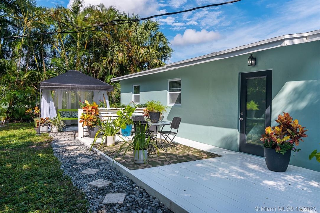 Vendido Recientemente: $289,500 (3 camas, 2 baños, 1168 Pies cuadrados)