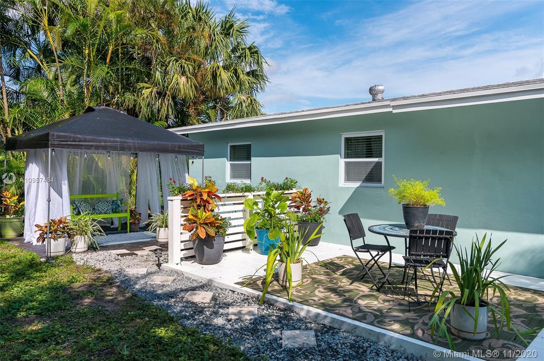 Vendido Recientemente: $289,500 (3 camas, 2 baños, 1168 Pies cuadrados)