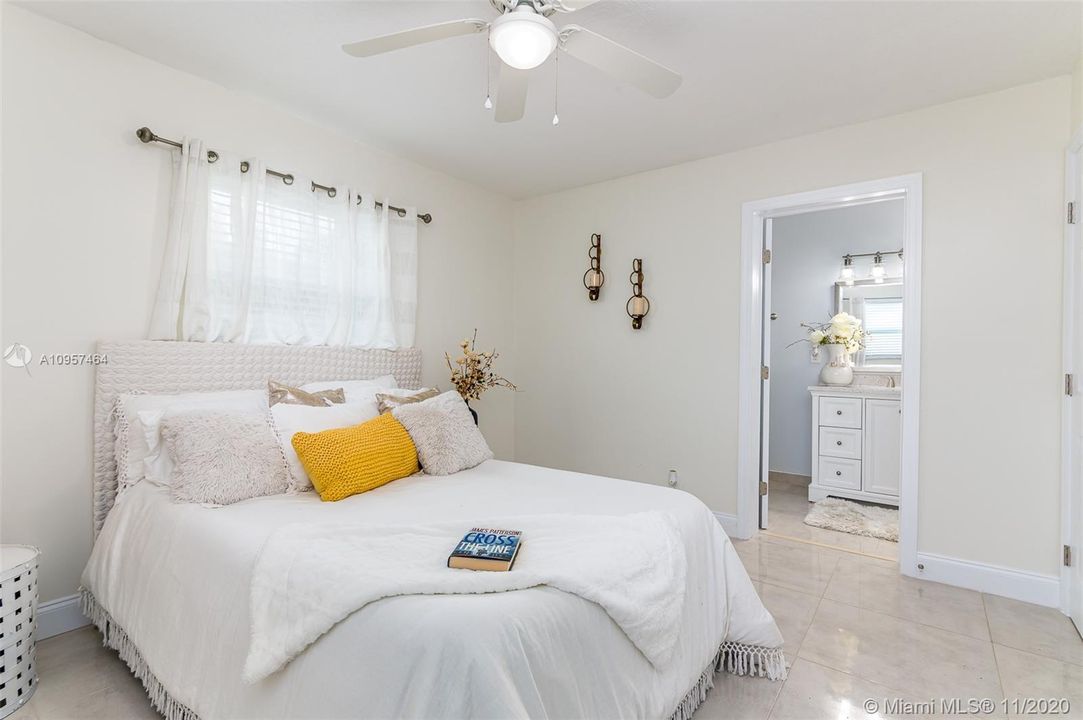 Vendido Recientemente: $289,500 (3 camas, 2 baños, 1168 Pies cuadrados)