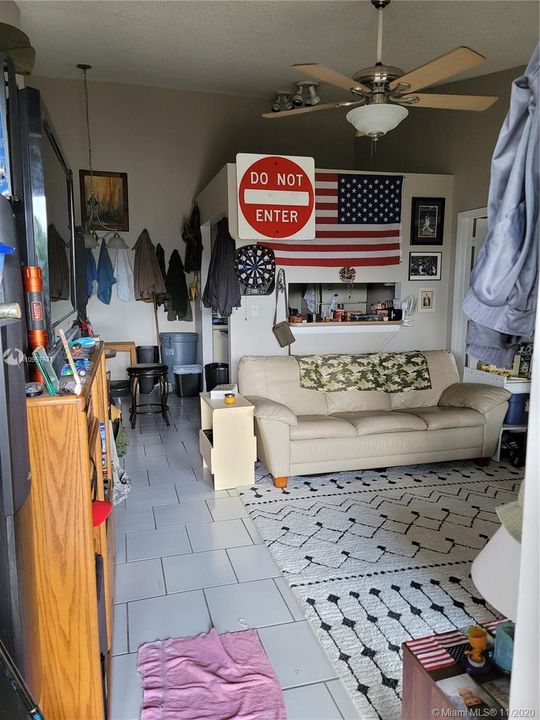 Vendido Recientemente: $174,900 (2 camas, 2 baños, 860 Pies cuadrados)