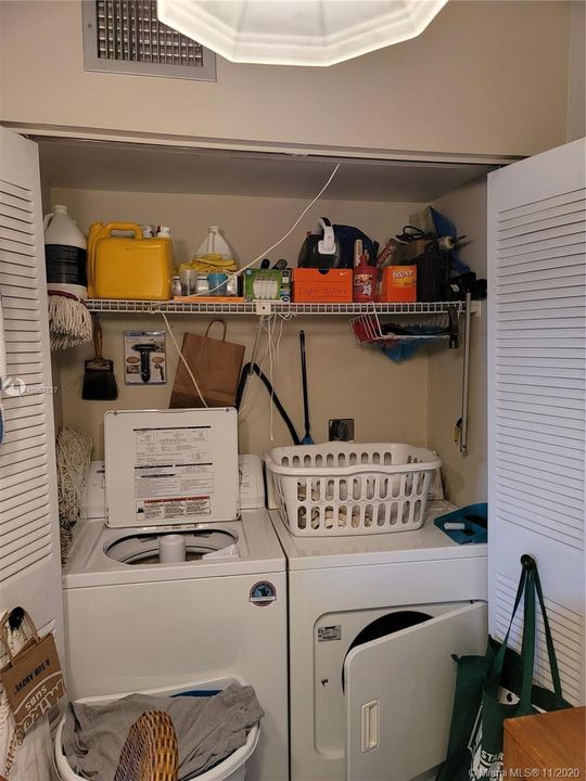 Vendido Recientemente: $174,900 (2 camas, 2 baños, 860 Pies cuadrados)