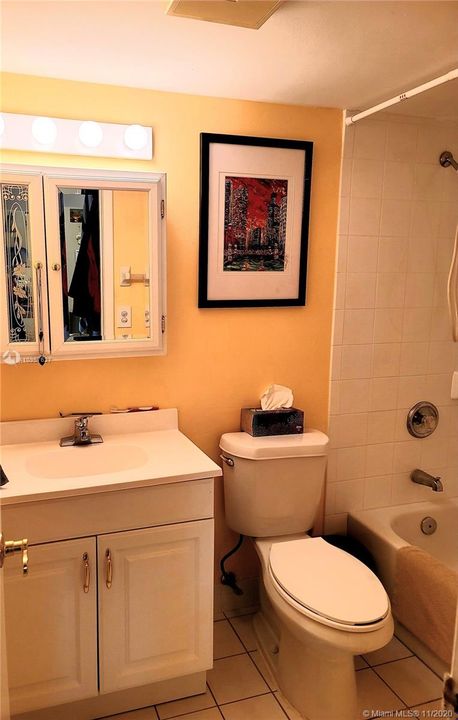 Vendido Recientemente: $174,900 (2 camas, 2 baños, 860 Pies cuadrados)