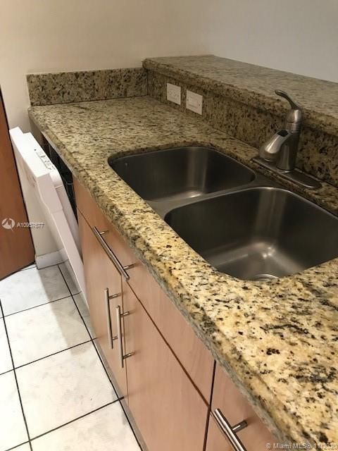 Recientemente alquilado: $2,950 (3 camas, 2 baños, 1542 Pies cuadrados)