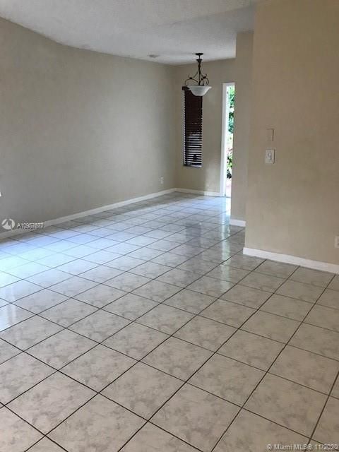 Recientemente alquilado: $2,950 (3 camas, 2 baños, 1542 Pies cuadrados)