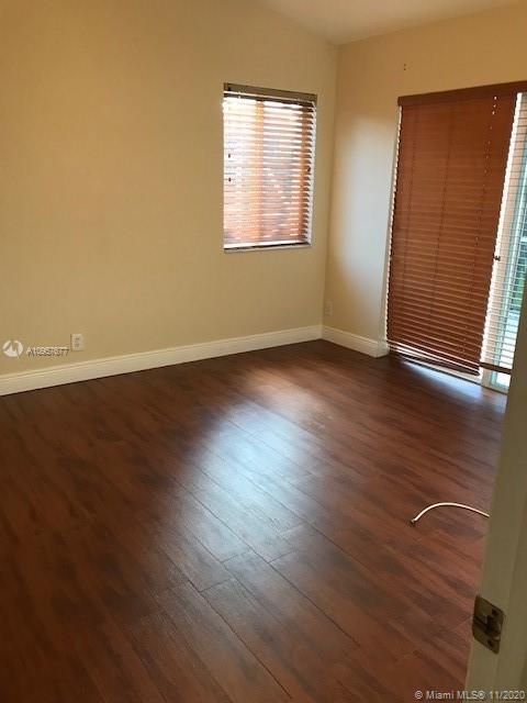 Recientemente alquilado: $2,950 (3 camas, 2 baños, 1542 Pies cuadrados)