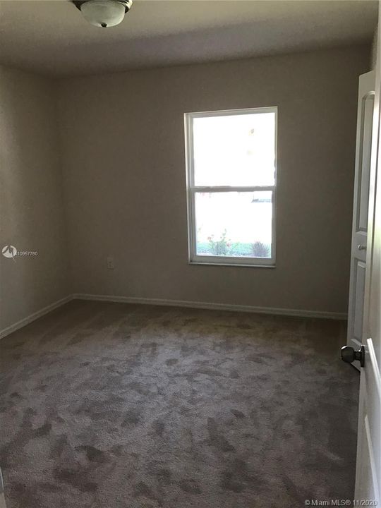 Recently Rented: $1,650 (3 beds, 2 baths, 2005 Square Feet)