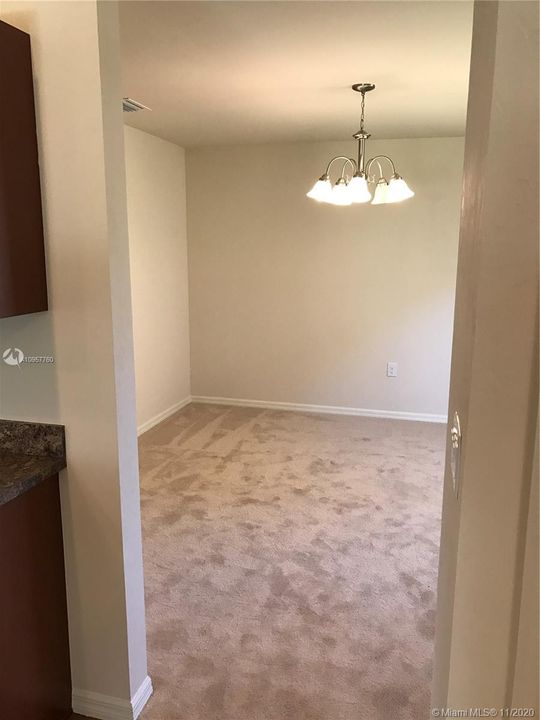 Recently Rented: $1,650 (3 beds, 2 baths, 2005 Square Feet)