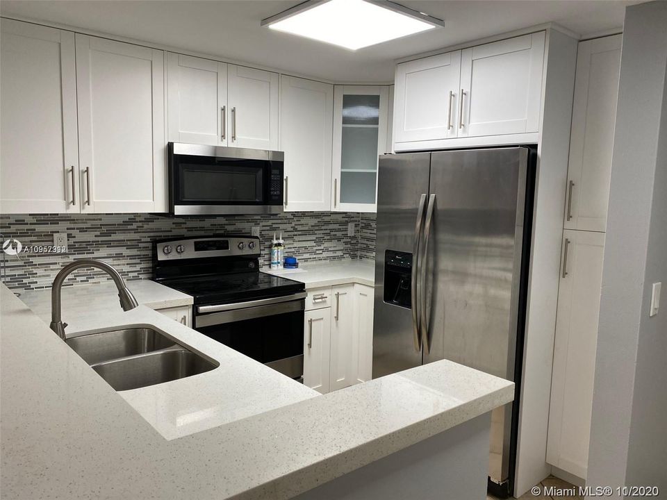 Recently Sold: $216,900 (2 beds, 2 baths, 982 Square Feet)