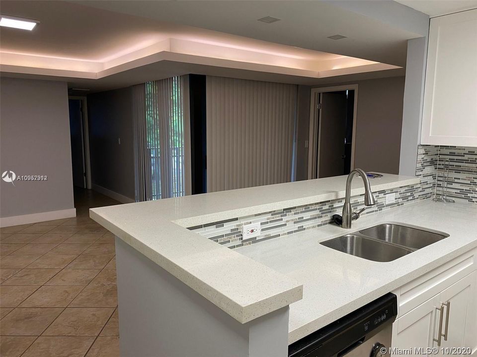 Recently Sold: $216,900 (2 beds, 2 baths, 982 Square Feet)