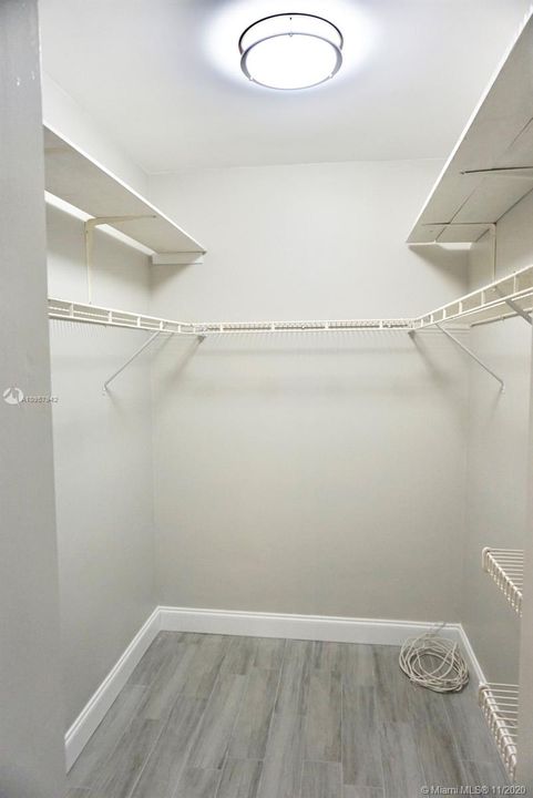 Recently Sold: $209,000 (2 beds, 2 baths, 910 Square Feet)