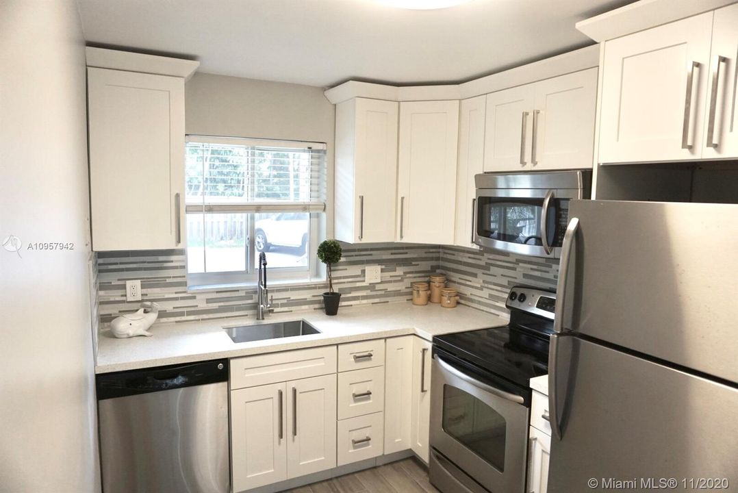 Recently Sold: $209,000 (2 beds, 2 baths, 910 Square Feet)