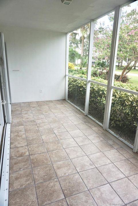 Recently Sold: $209,000 (2 beds, 2 baths, 910 Square Feet)