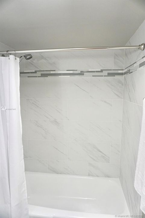 Recently Sold: $209,000 (2 beds, 2 baths, 910 Square Feet)