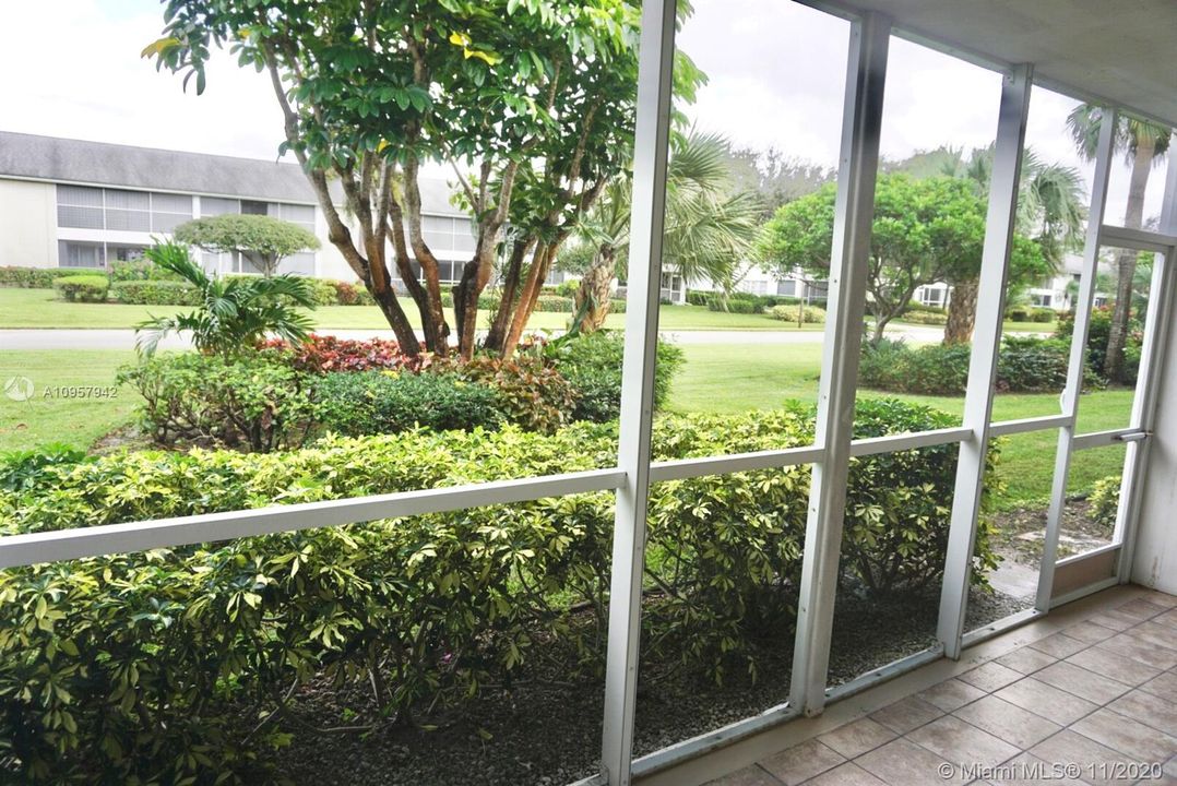 Recently Sold: $209,000 (2 beds, 2 baths, 910 Square Feet)