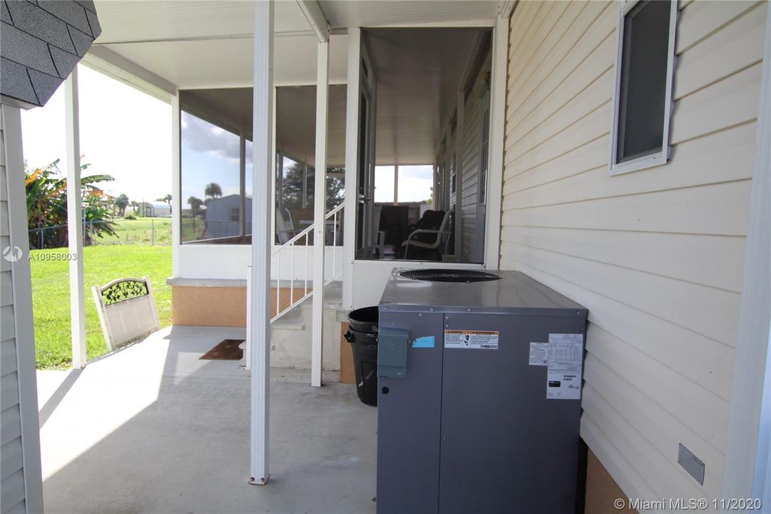 Recently Sold: $164,500 (3 beds, 2 baths, 1512 Square Feet)