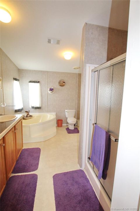 Recently Sold: $164,500 (3 beds, 2 baths, 1512 Square Feet)