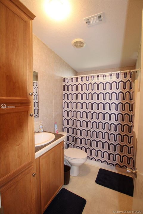 Recently Sold: $164,500 (3 beds, 2 baths, 1512 Square Feet)