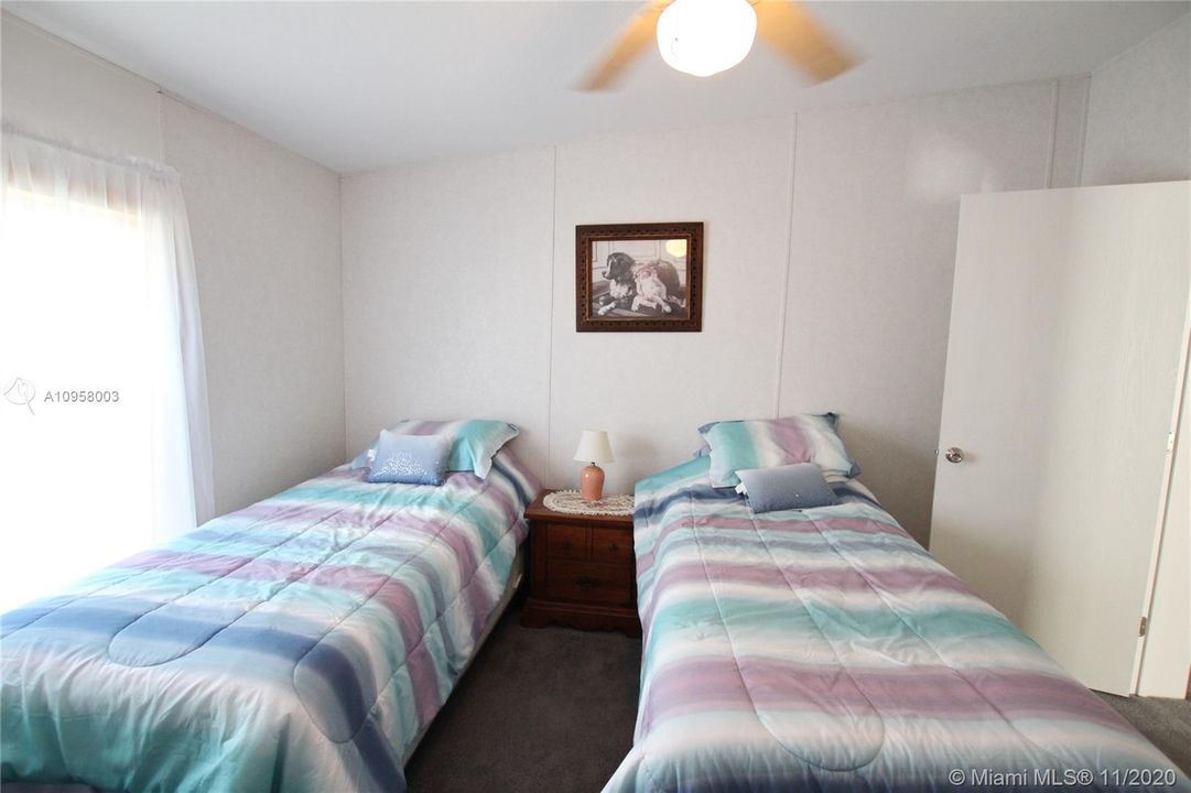 Recently Sold: $164,500 (3 beds, 2 baths, 1512 Square Feet)