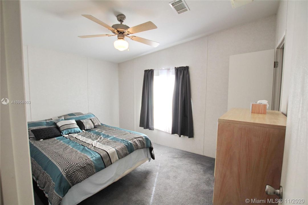 Recently Sold: $164,500 (3 beds, 2 baths, 1512 Square Feet)