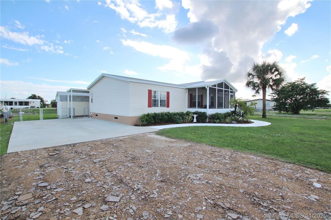 Recently Sold: $164,500 (3 beds, 2 baths, 1512 Square Feet)