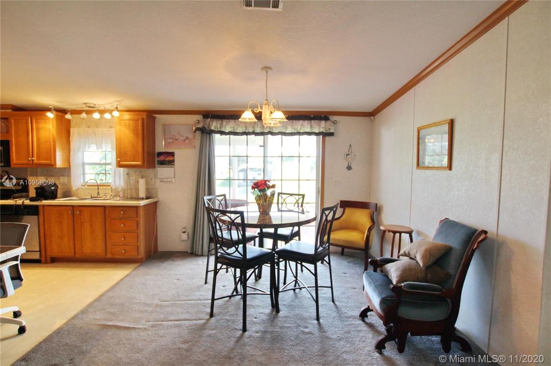 Recently Sold: $164,500 (3 beds, 2 baths, 1512 Square Feet)
