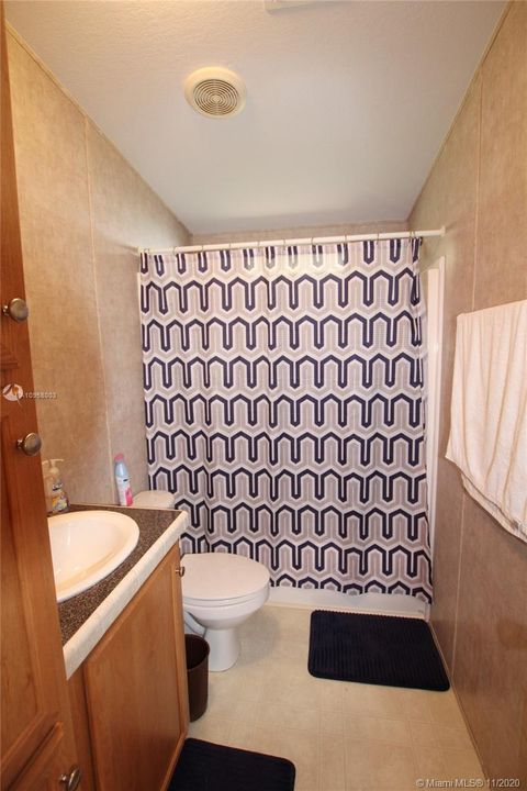 Recently Sold: $164,500 (3 beds, 2 baths, 1512 Square Feet)