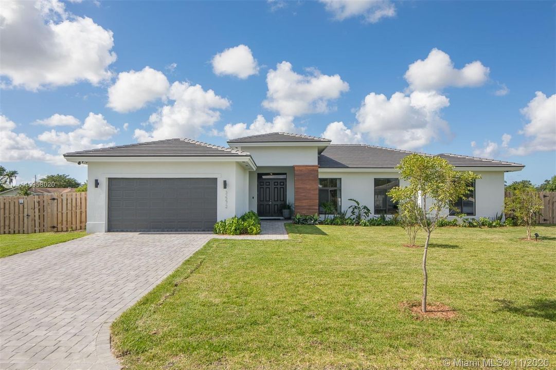 Vendido Recientemente: $569,000 (5 camas, 4 baños, 2535 Pies cuadrados)