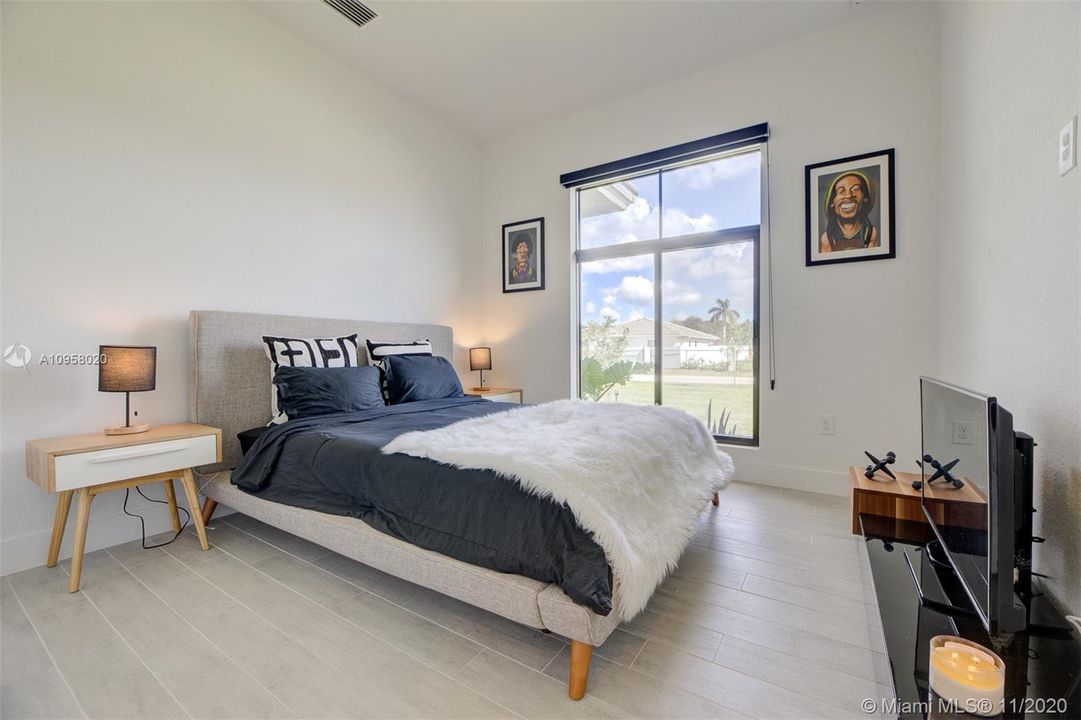 Vendido Recientemente: $569,000 (5 camas, 4 baños, 2535 Pies cuadrados)