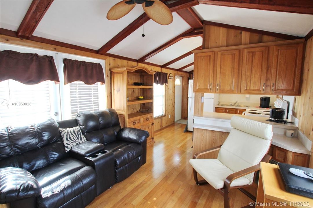Recently Sold: $82,000 (1 beds, 1 baths, 385 Square Feet)