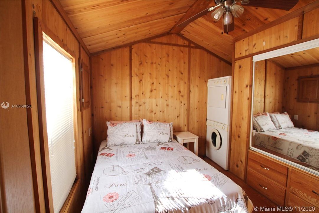 Recently Sold: $82,000 (1 beds, 1 baths, 385 Square Feet)