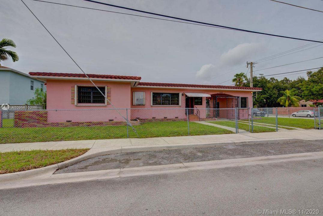 Recently Sold: $225,000 (2 beds, 1 baths, 1052 Square Feet)