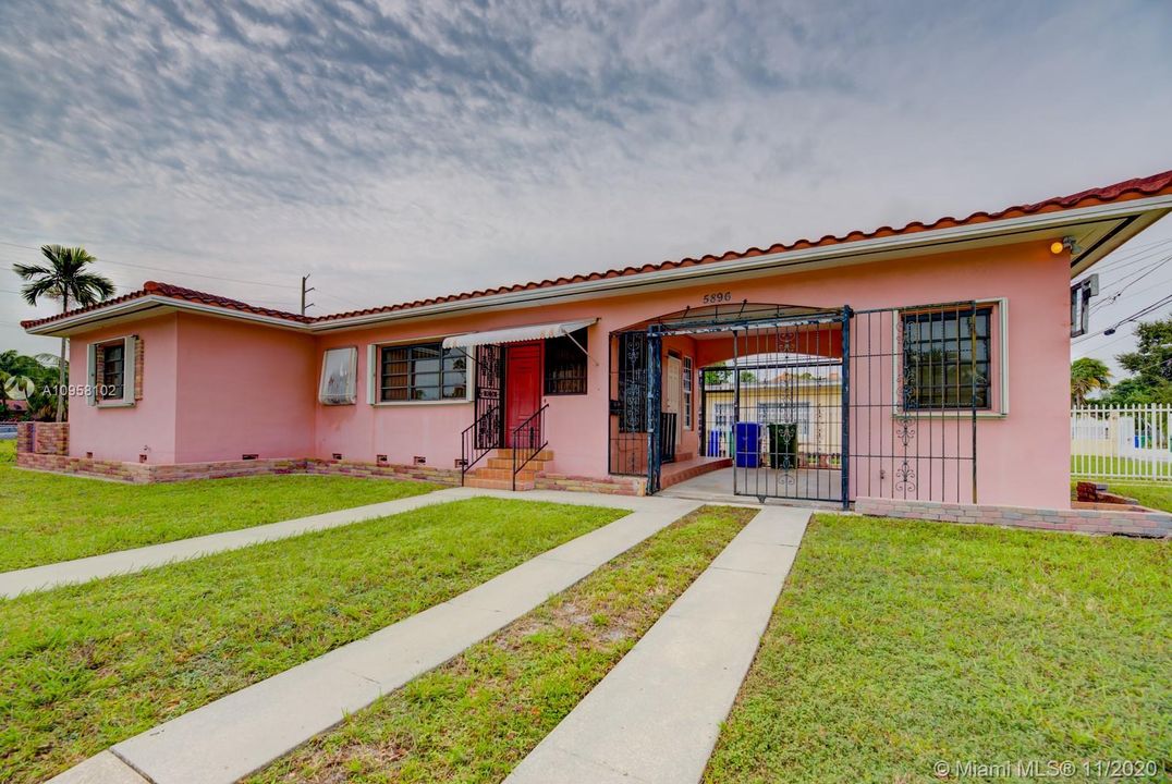 Recently Sold: $225,000 (2 beds, 1 baths, 1052 Square Feet)