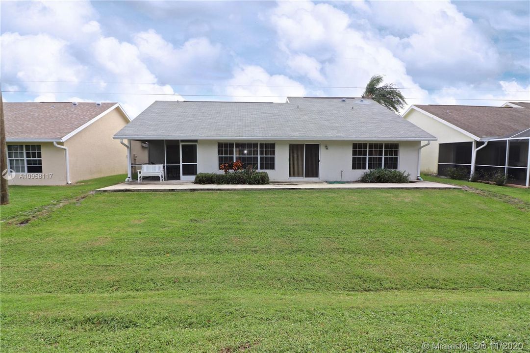 Recently Sold: $315,000 (3 beds, 2 baths, 1648 Square Feet)