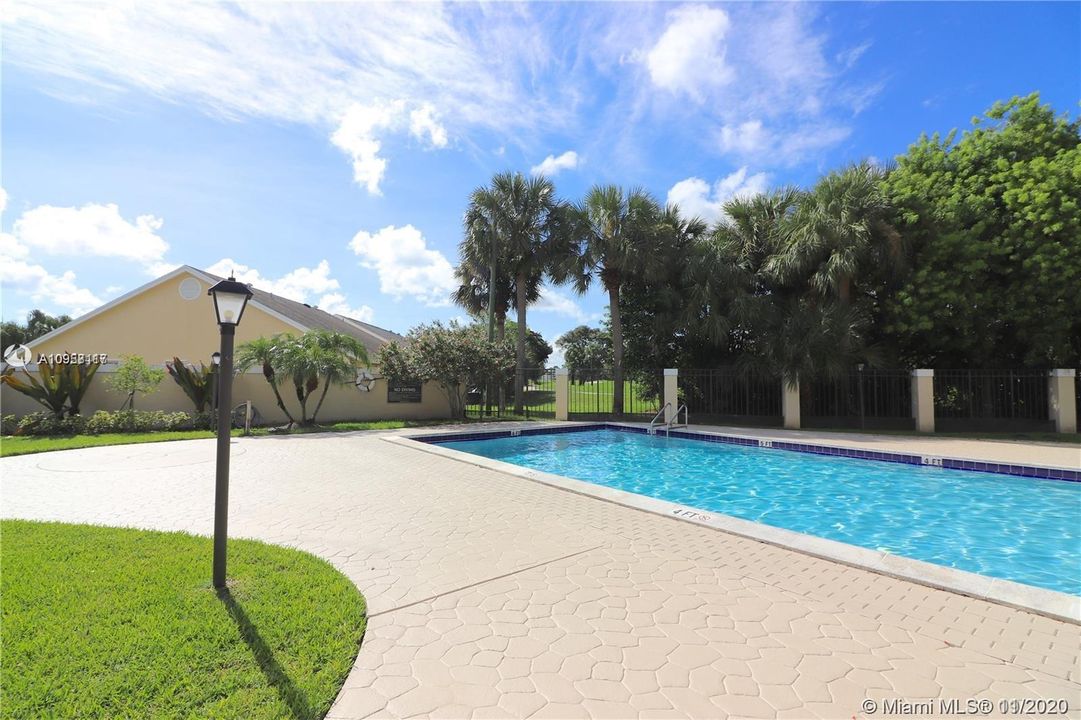 Recently Sold: $315,000 (3 beds, 2 baths, 1648 Square Feet)