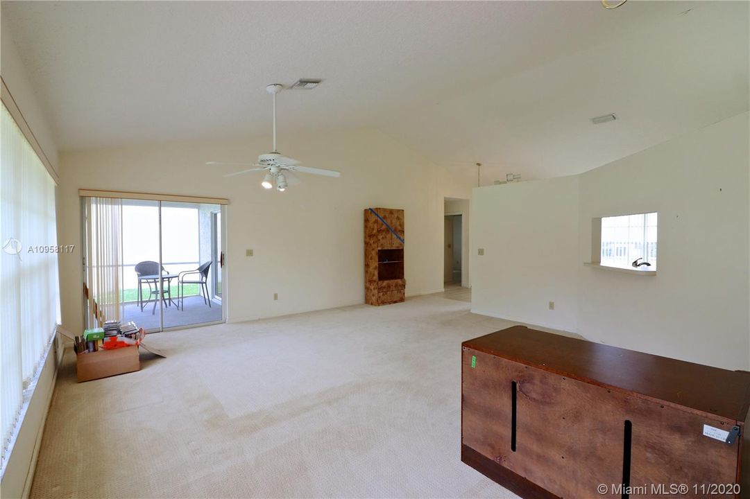 Recently Sold: $315,000 (3 beds, 2 baths, 1648 Square Feet)