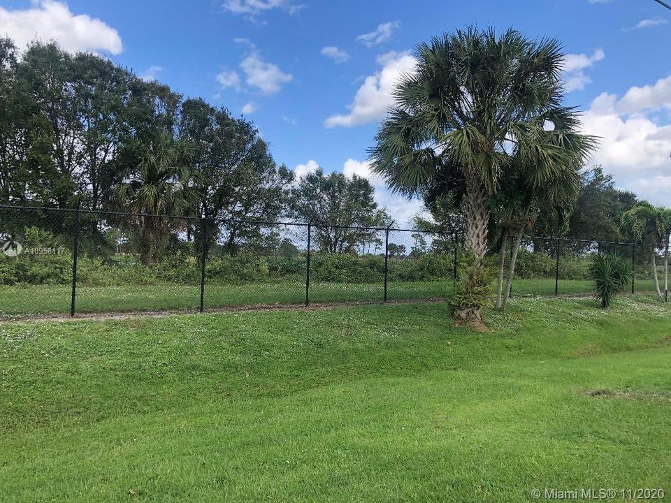 Recently Sold: $315,000 (3 beds, 2 baths, 1648 Square Feet)