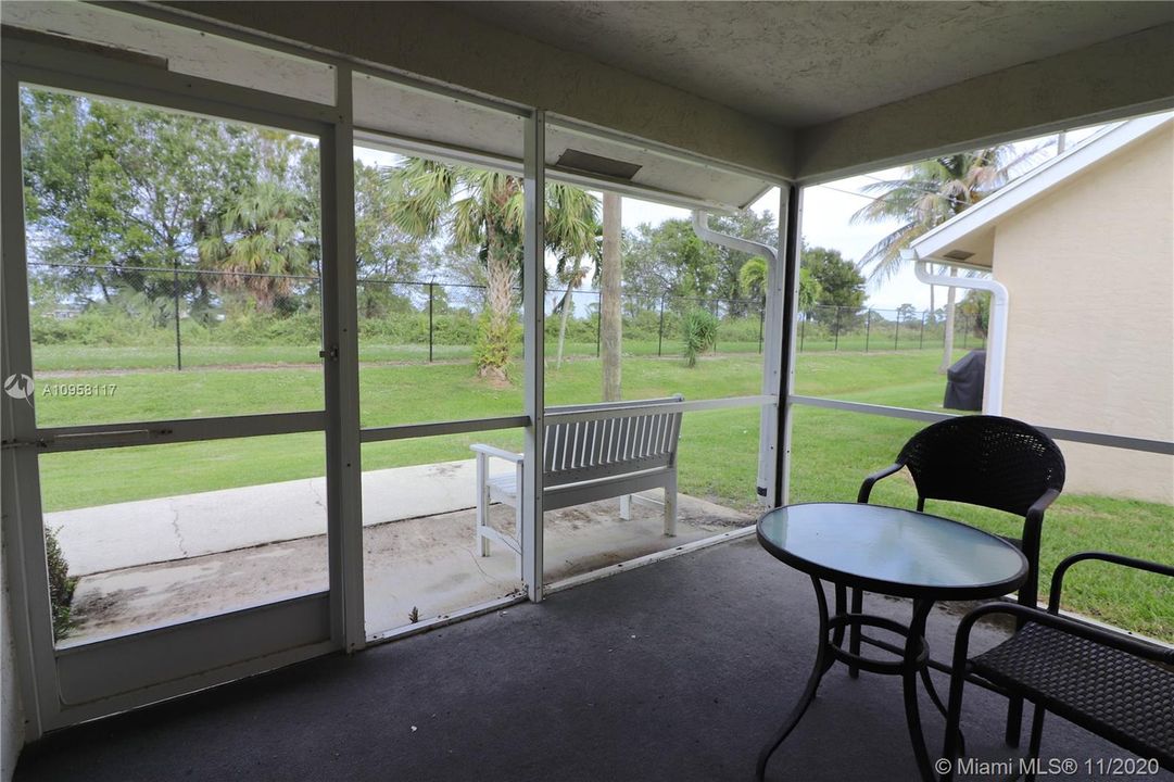 Recently Sold: $315,000 (3 beds, 2 baths, 1648 Square Feet)