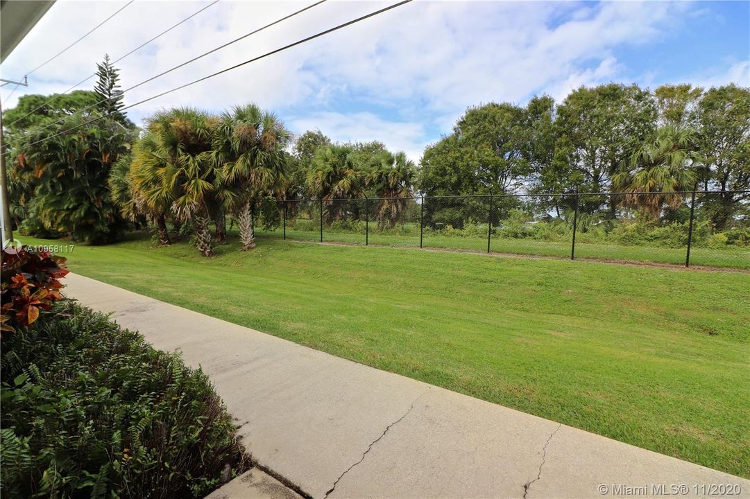 Recently Sold: $315,000 (3 beds, 2 baths, 1648 Square Feet)