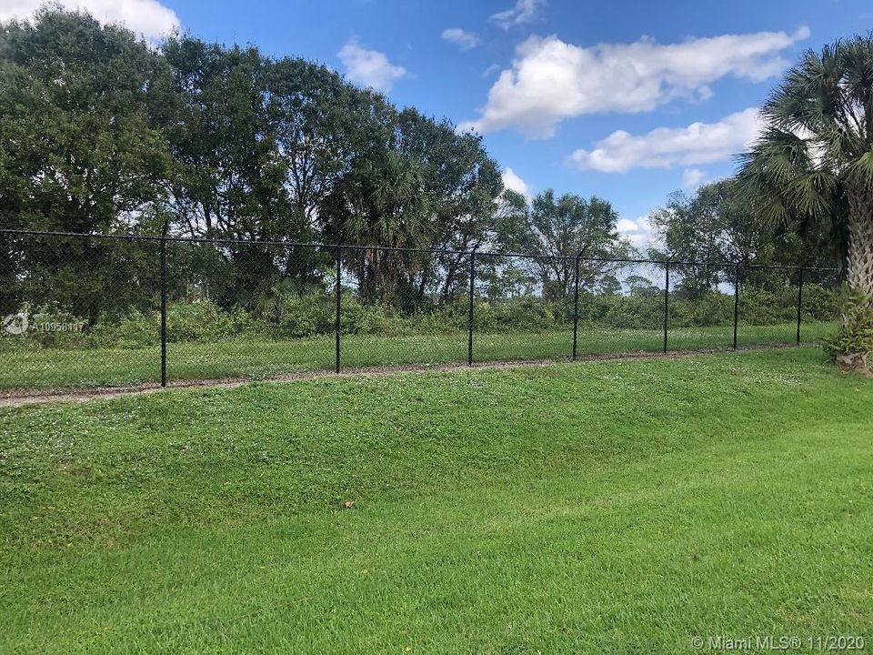 Recently Sold: $315,000 (3 beds, 2 baths, 1648 Square Feet)