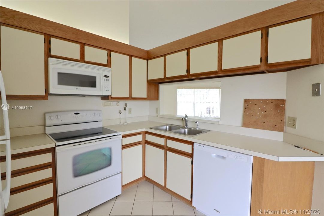 Recently Sold: $315,000 (3 beds, 2 baths, 1648 Square Feet)