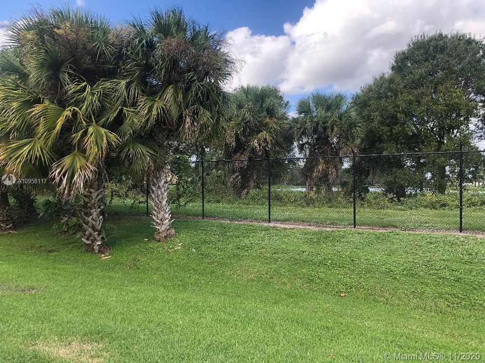 Recently Sold: $315,000 (3 beds, 2 baths, 1648 Square Feet)