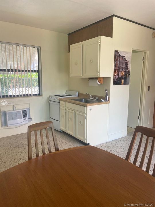 Recently Rented: $925 (1 beds, 1 baths, 460 Square Feet)