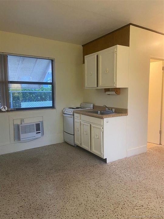 Recently Rented: $925 (1 beds, 1 baths, 460 Square Feet)