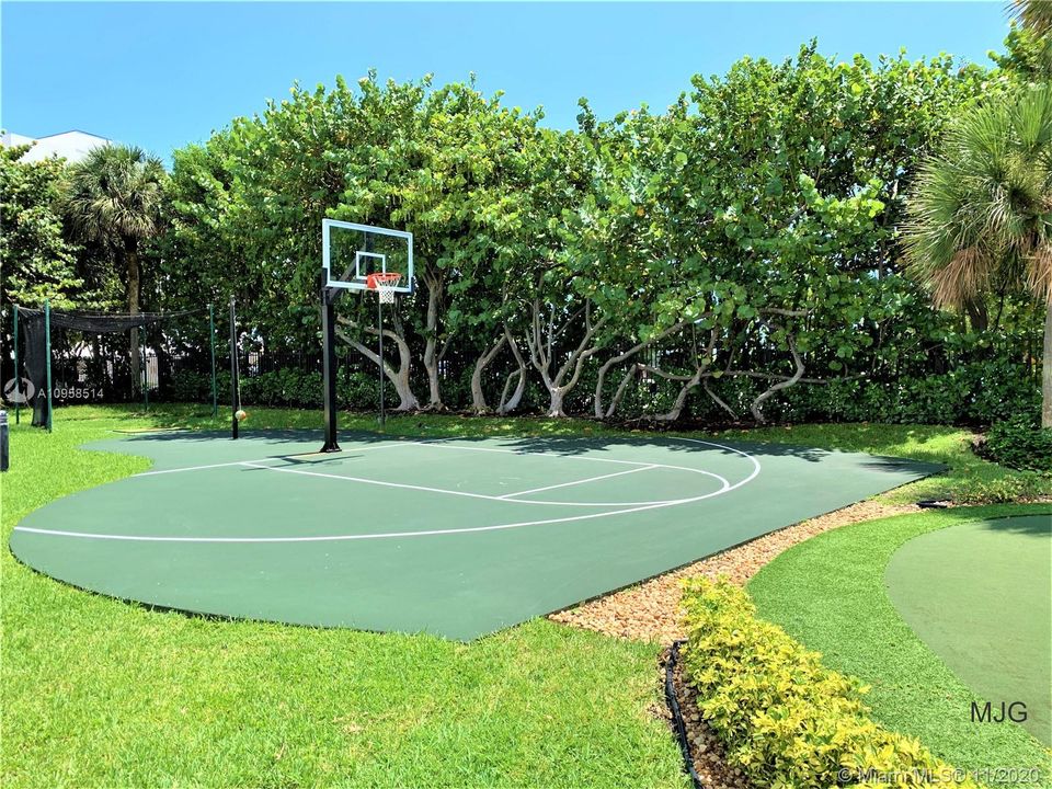Vendido Recientemente: $779,000 (3 camas, 2 baños, 1990 Pies cuadrados)